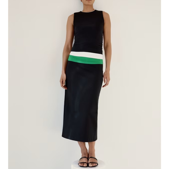 NEW Everlane The Supima Form Tank Top in Black - Picture 7 of 8